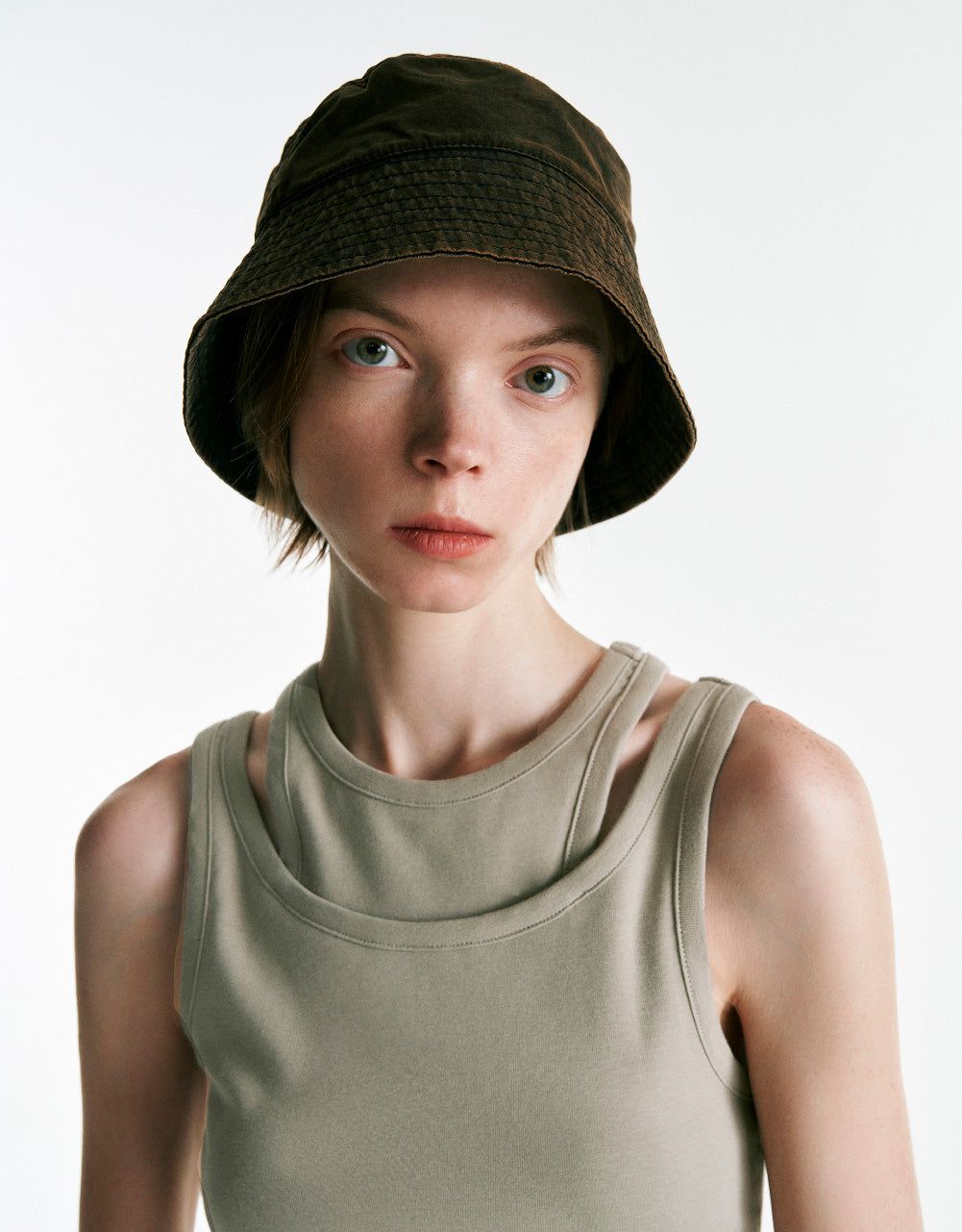 Crew Neck Tank Top sold by Urban Revivo product image thumbnail 5