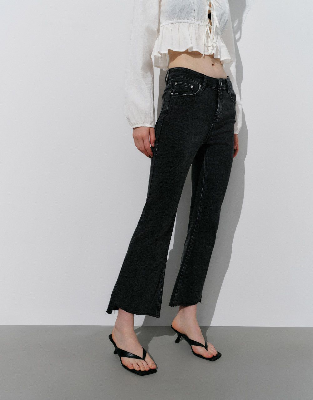 Raw Hem Flare Jeans sold by Urban Revivo product image thumbnail 4