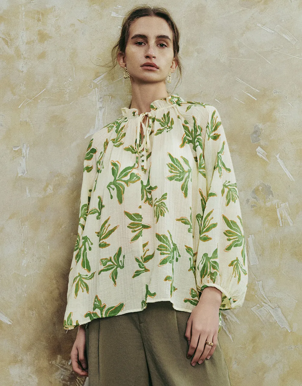 Raglan Sleeve V-Neck Overhead Shirt sold by Urban Revivo