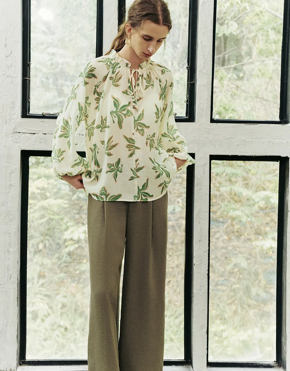 Raglan Sleeve V-Neck Overhead Shirt sold by Urban Revivo product image thumbnail 4