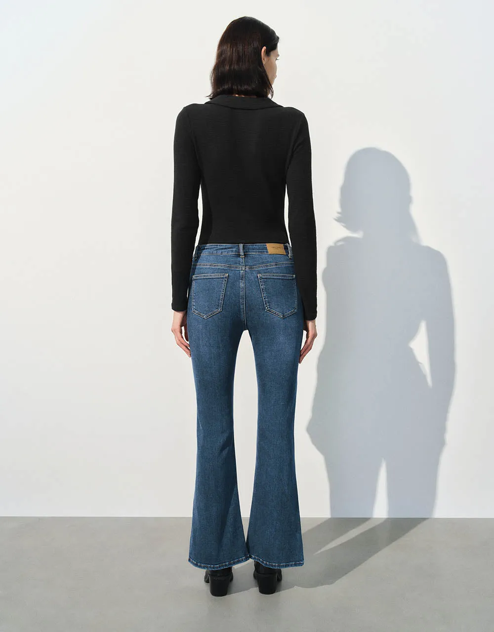 Split Hem Flare Jeans sold by Urban Revivo product image thumbnail 5