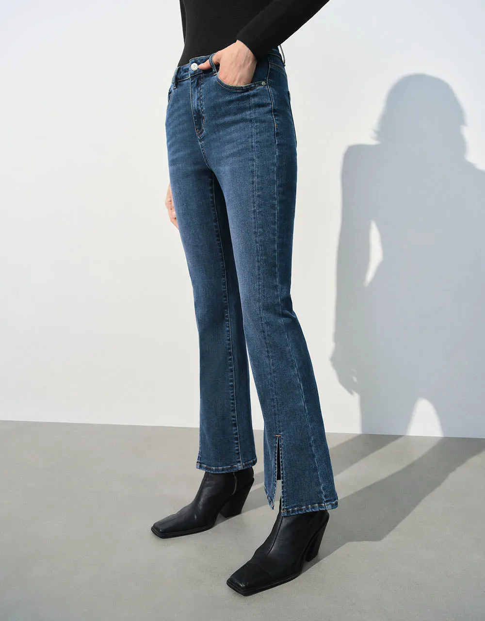 Split Hem Flare Jeans sold by Urban Revivo product image thumbnail 4