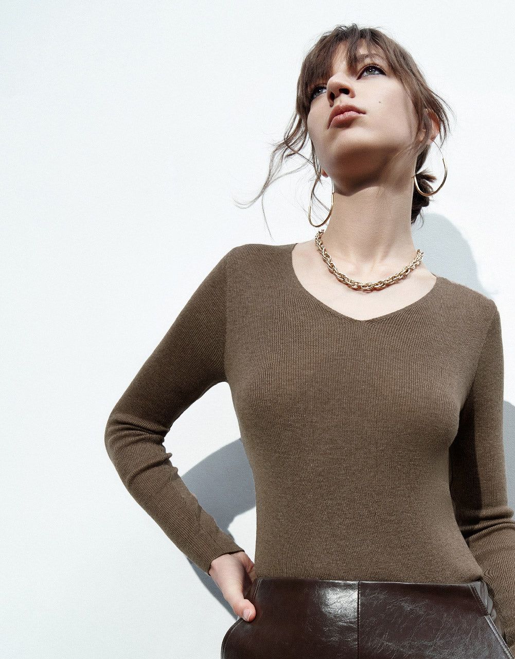 Basic Knitted T-Shirt sold by Urban Revivo product image thumbnail 5