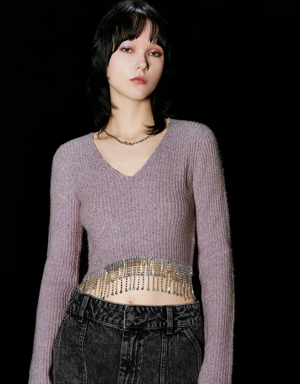 Rhinestone Decor V-Neck Knitted T-Shirt sold by Urban Revivo product image thumbnail 4