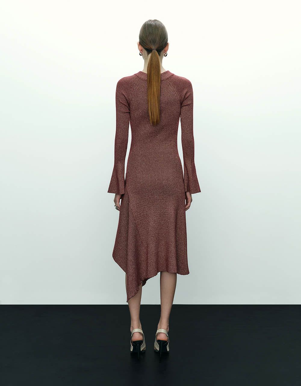 Twist Front Cut-Out Knitted Dress sold by Urban Revivo product image thumbnail 4