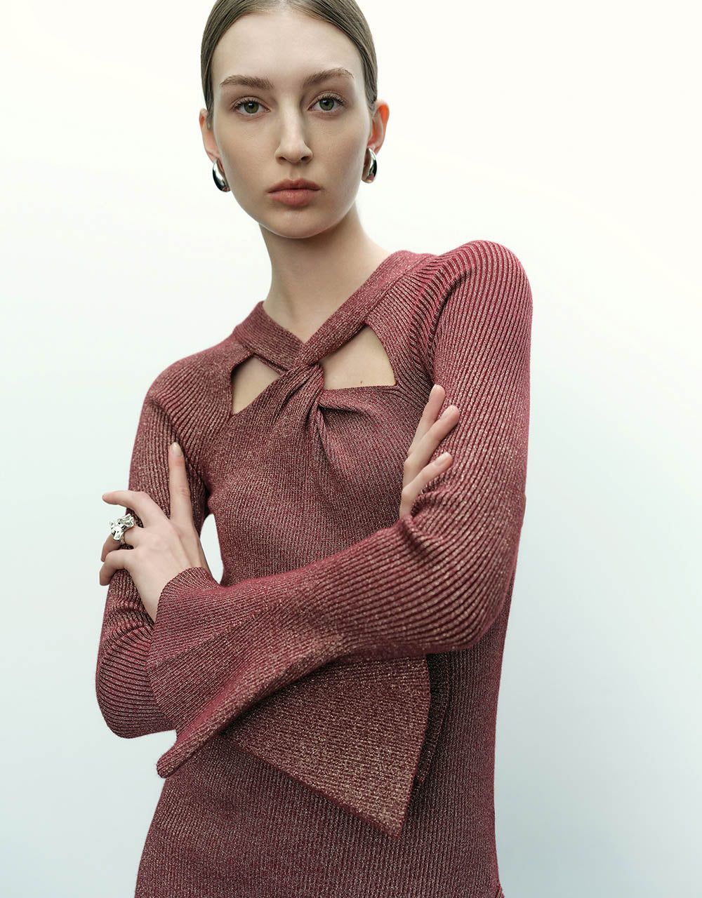 Twist Front Cut-Out Knitted Dress sold by Urban Revivo product image thumbnail 5