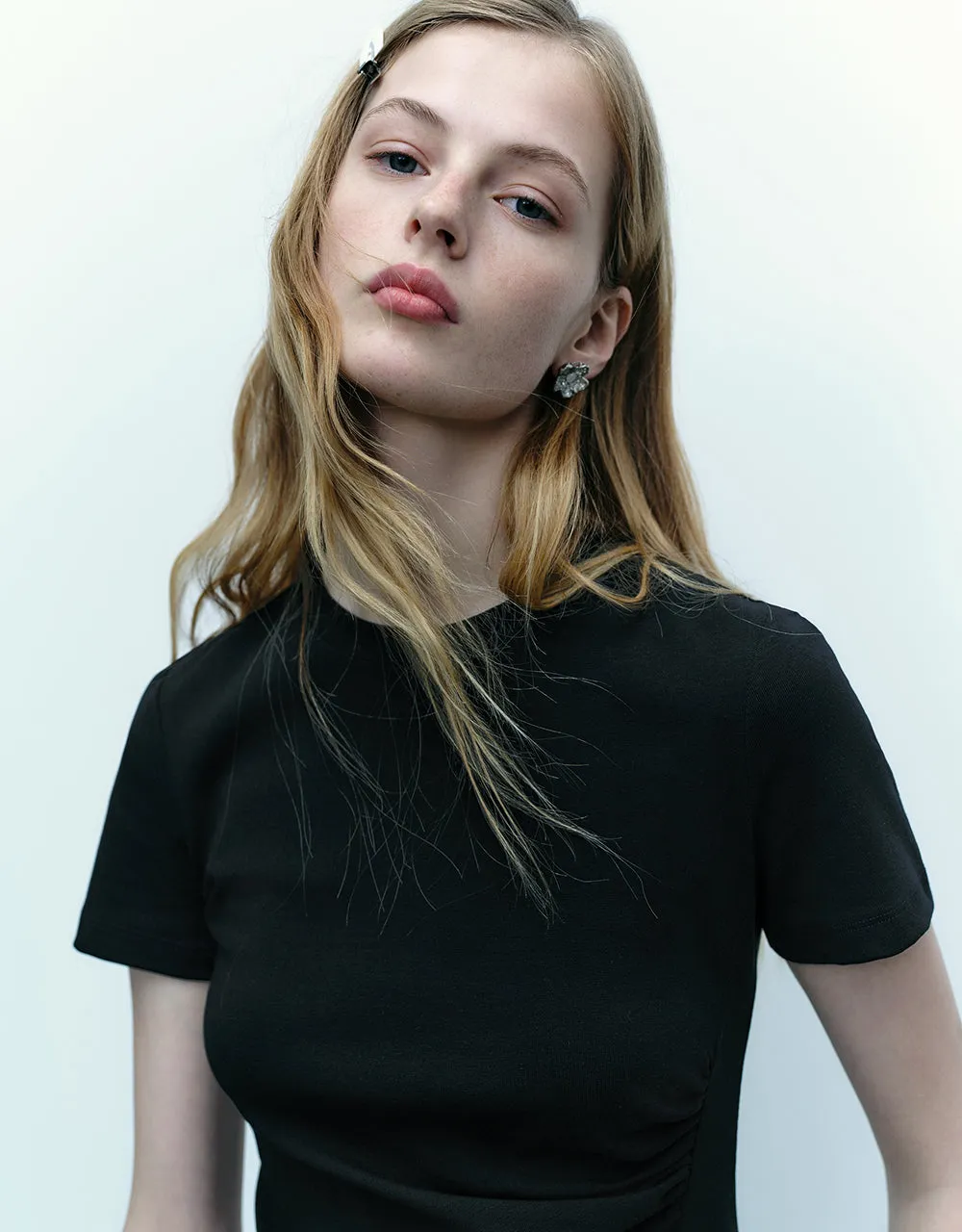 Split Hem Crew Neck Skater T-Shirt sold by Urban Revivo product image thumbnail 4