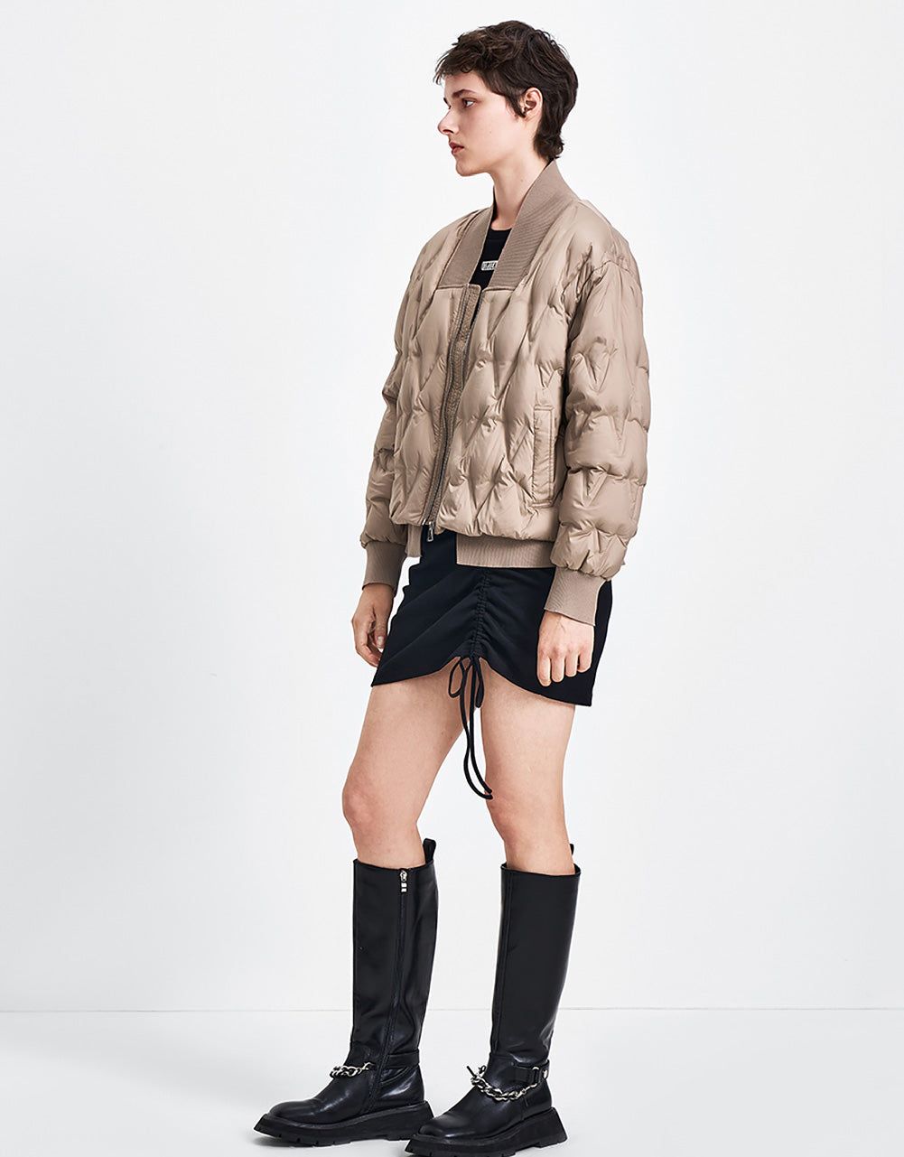 Standard Sleeve V-Neck Down Outerwear sold by Urban Revivo product image thumbnail 5