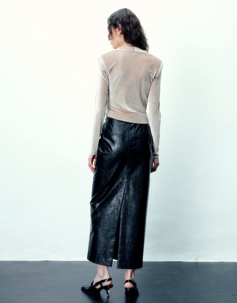 Surplice Front Knitted Skinny T-Shirt sold by Urban Revivo product image thumbnail 4