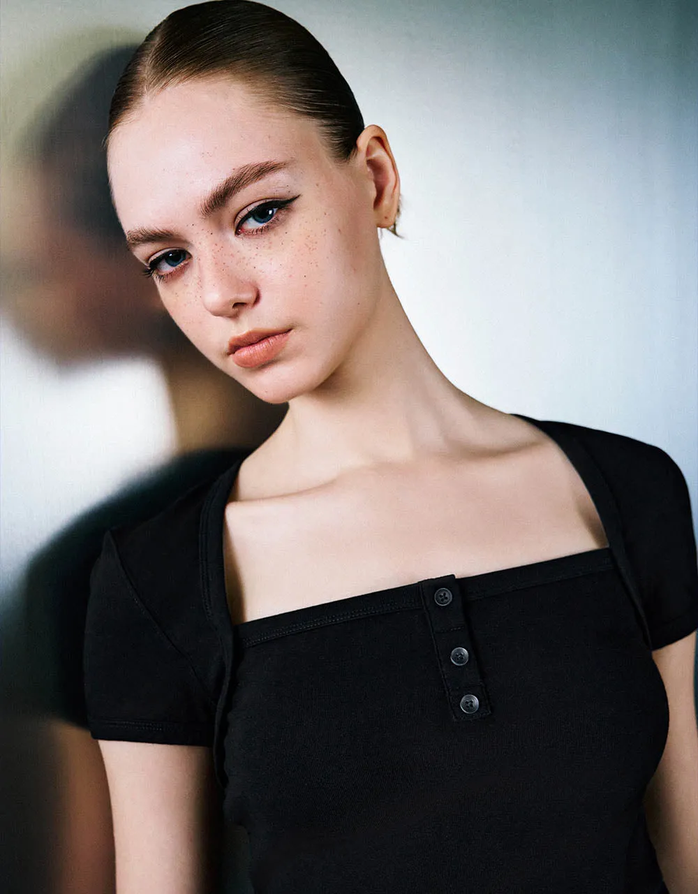 Square-cut Collar Skinny T-Shirt sold by Urban Revivo product image thumbnail 4