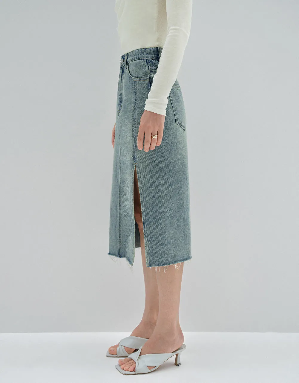 Midi Straight Denim Skirt sold by Urban Revivo product image thumbnail 4