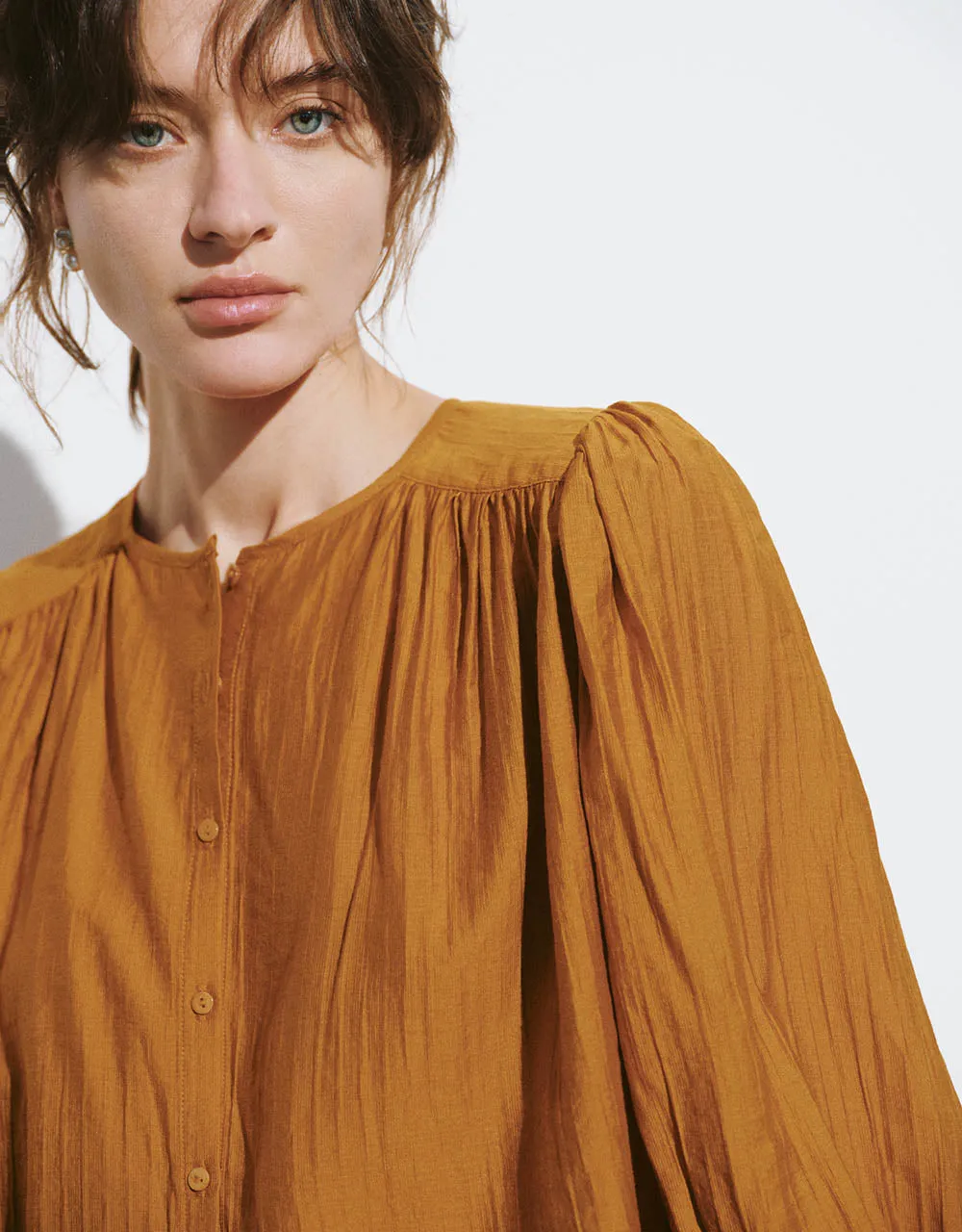 Crew Neck Straight Shirt sold by Urban Revivo product image thumbnail 4