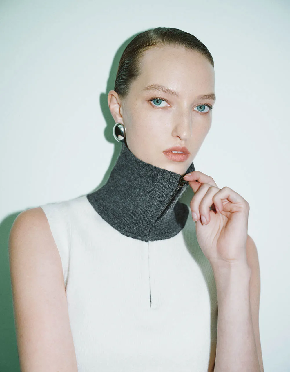 Lapel V-Neck Knitted Vest sold by Urban Revivo product image thumbnail 5