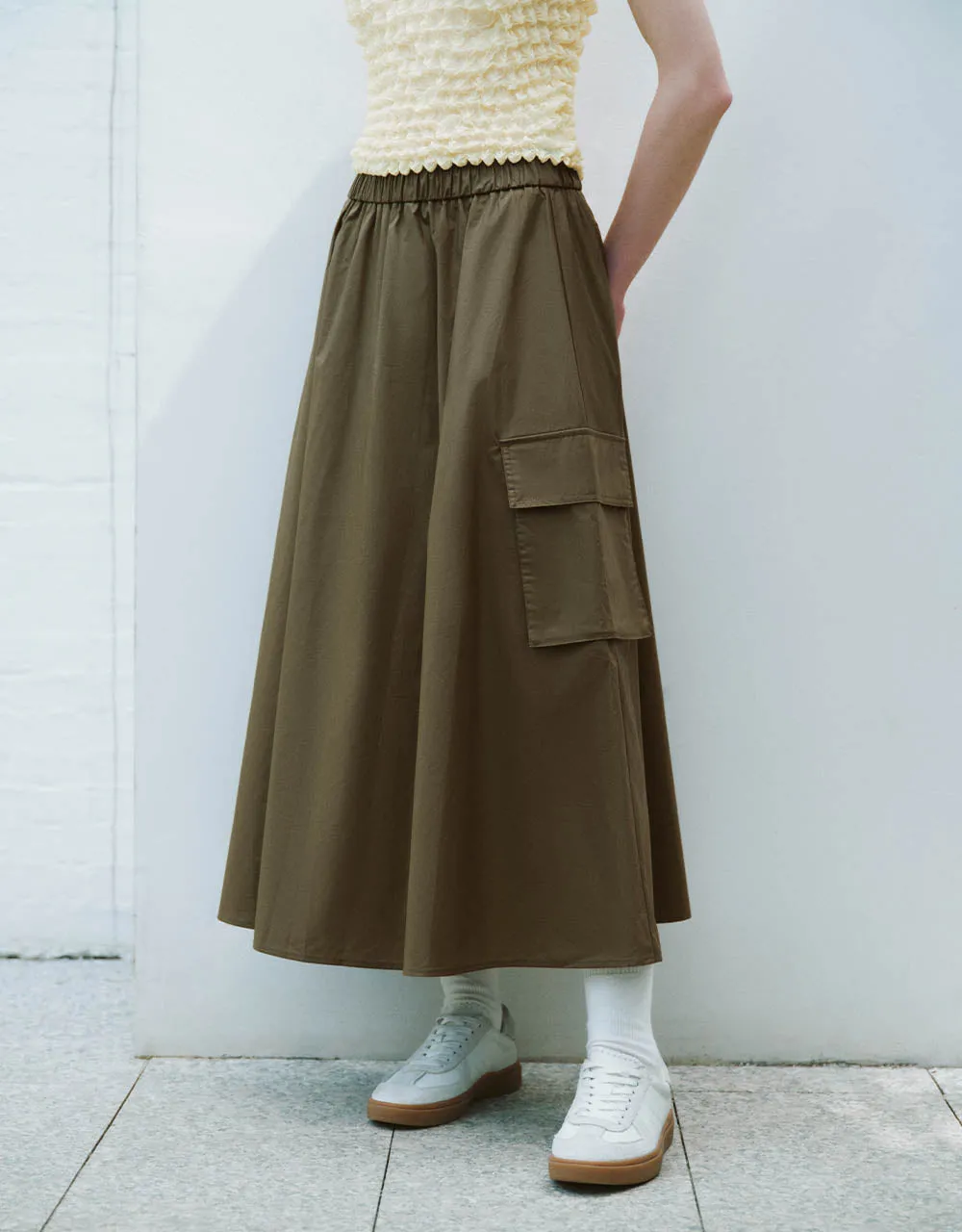 Elastic Waist Midi A-Line Skirt sold by Urban Revivo product image thumbnail 4
