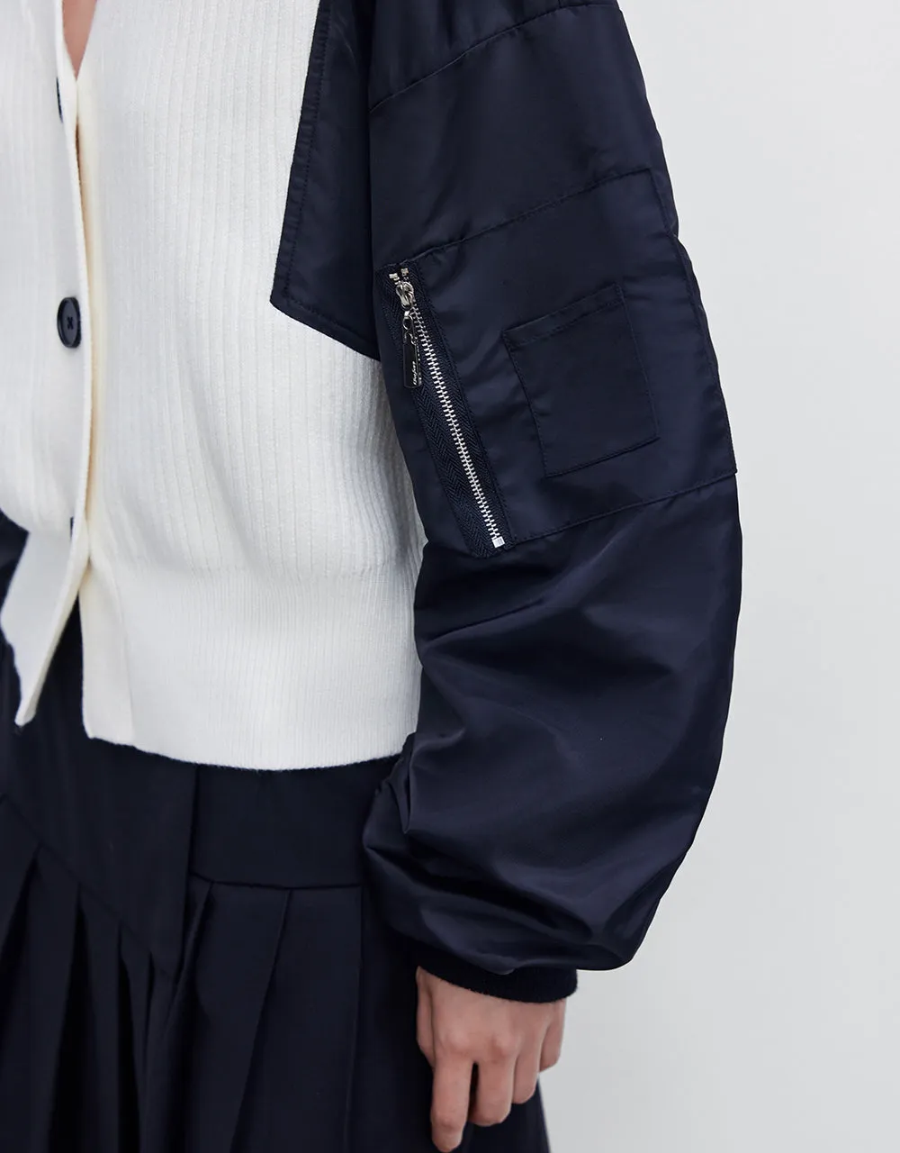 Two Toned V-Neck Knitted Cardigan sold by Urban Revivo product image thumbnail 5