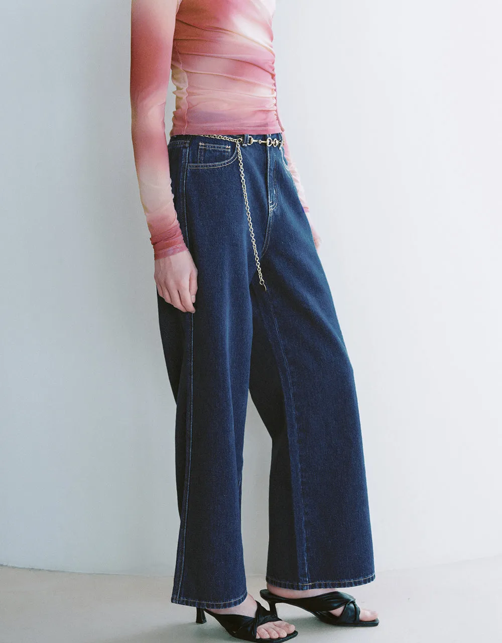 Wide-Leg Jeans With Chained Belt sold by Urban Revivo product image thumbnail 4
