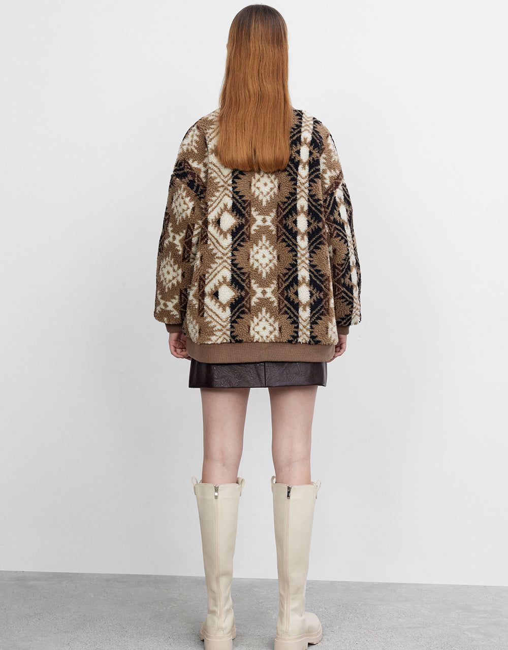 Embroidered V-Neck Straight Jacket sold by Urban Revivo product image thumbnail 5