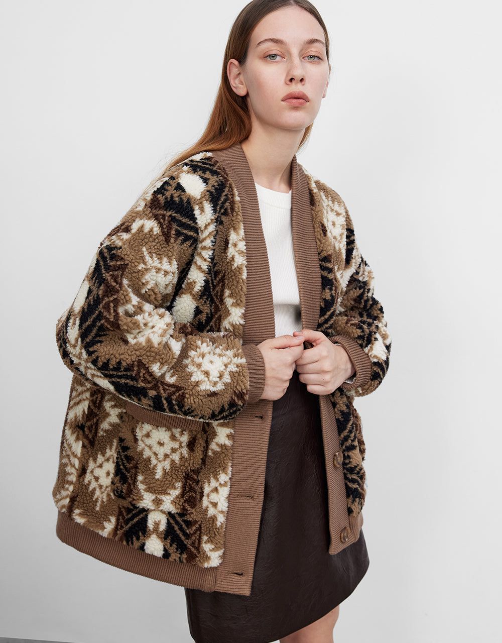 Embroidered V-Neck Straight Jacket sold by Urban Revivo product image thumbnail 3