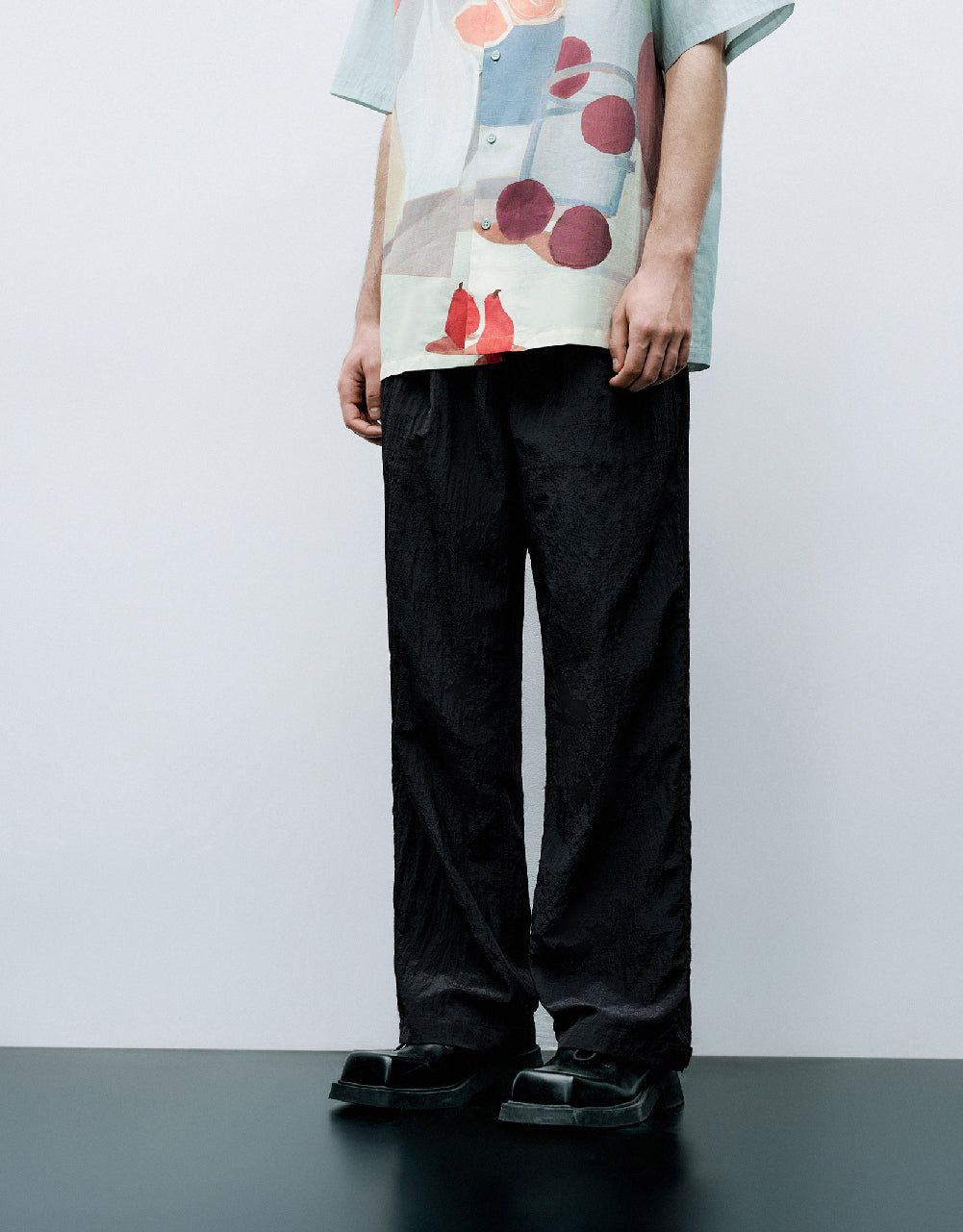 Loose Straight Pants sold by Urban Revivo product image thumbnail 4