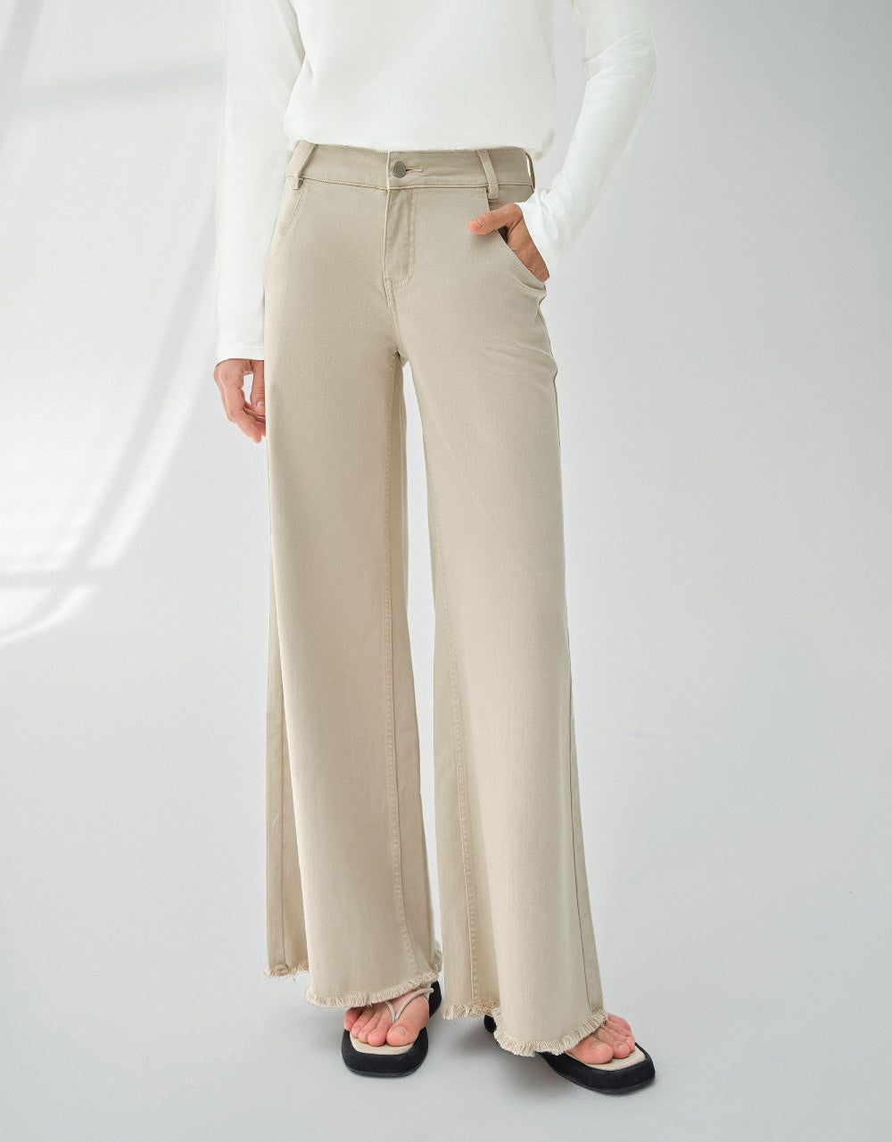 Raw Hem Wide-Leg Jeans sold by Urban Revivo product image thumbnail 2