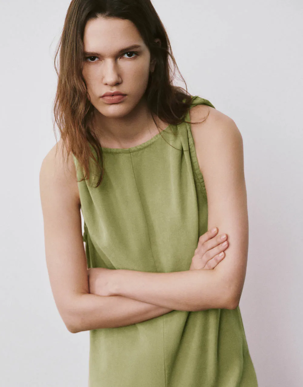 Off-Shoulder Loose Denim Jumpsuit sold by Urban Revivo product image thumbnail 4