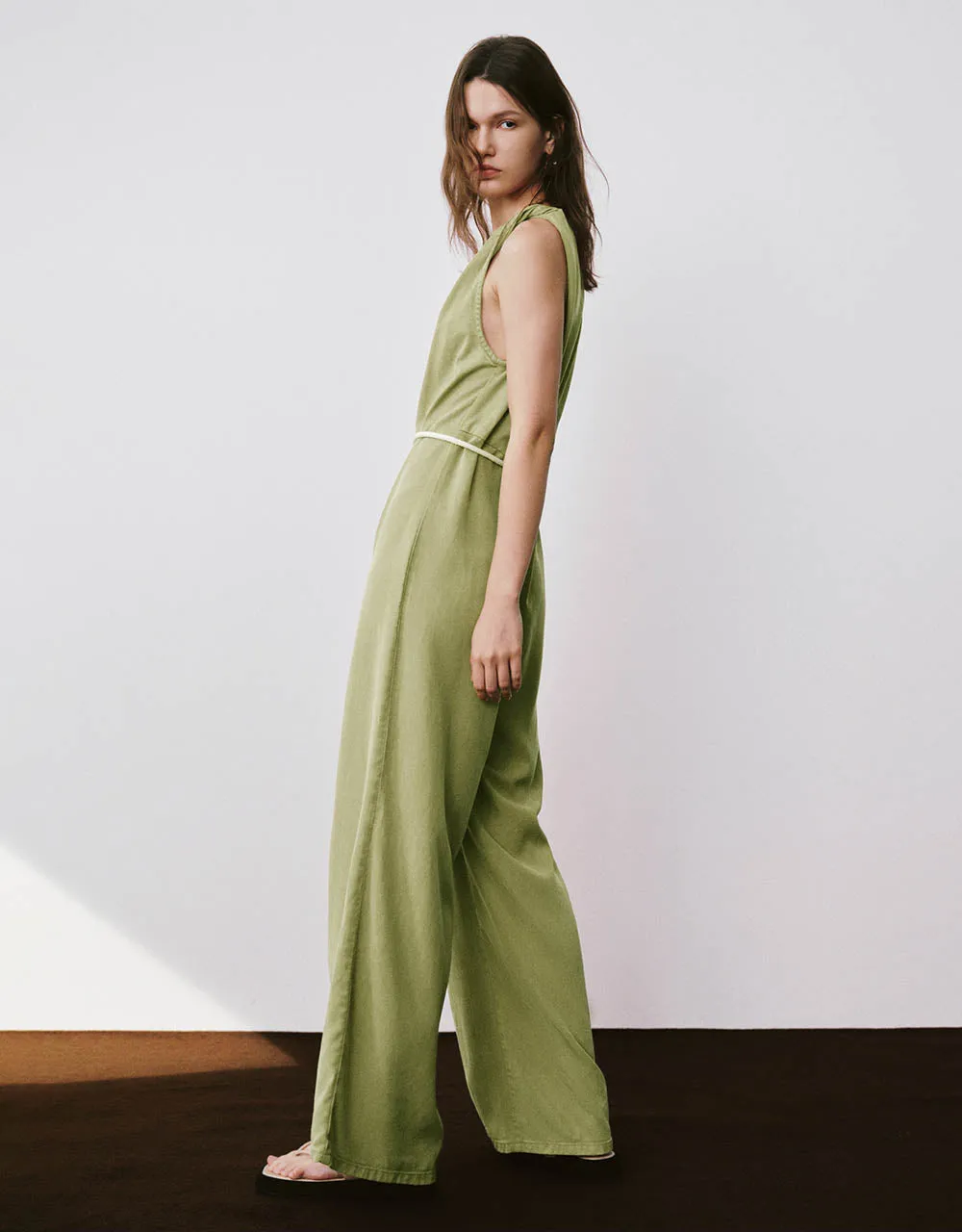 Off-Shoulder Loose Denim Jumpsuit sold by Urban Revivo product image thumbnail 3