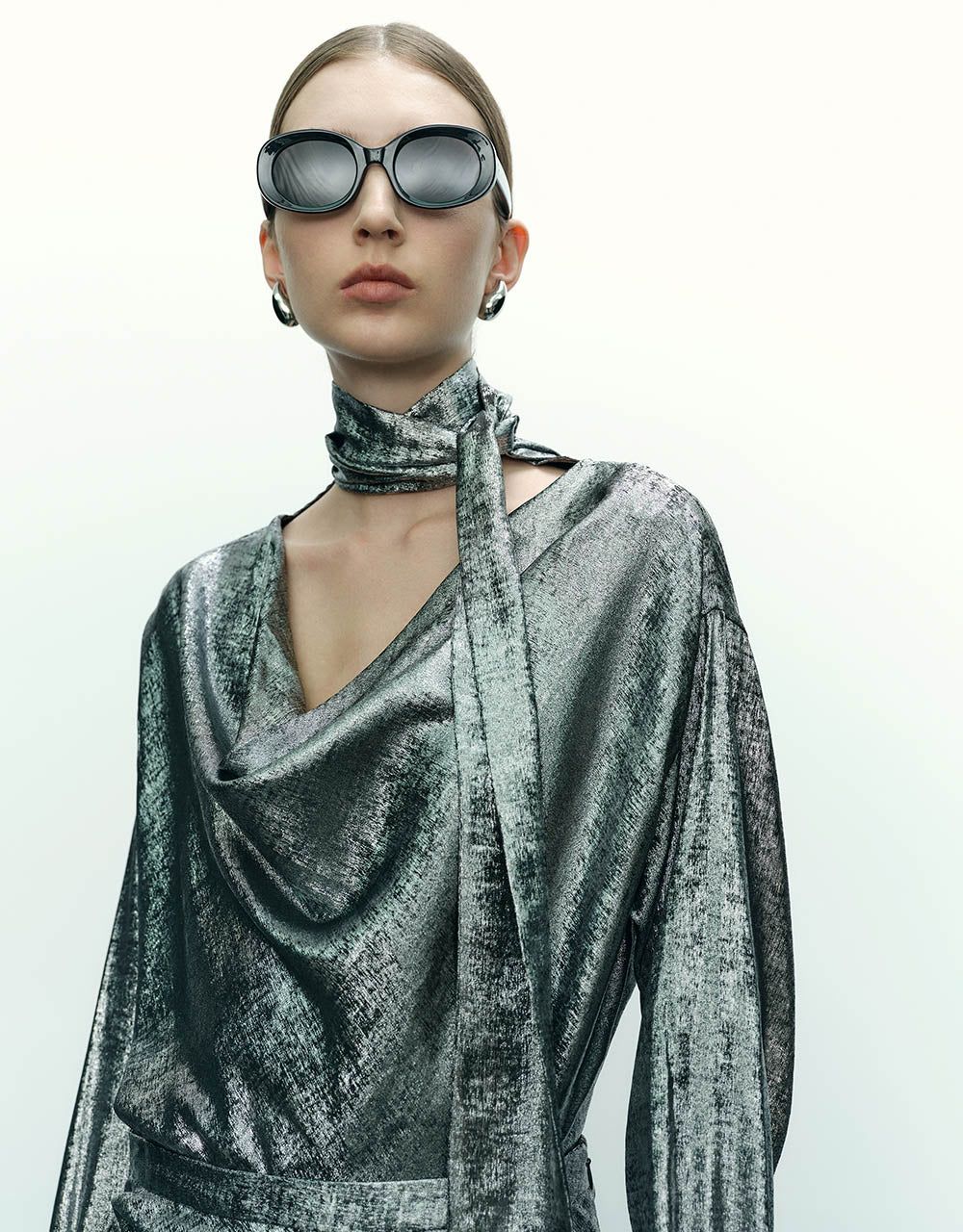 Off-Shoulder Overhead Shirt With Tie sold by Urban Revivo product image thumbnail 5