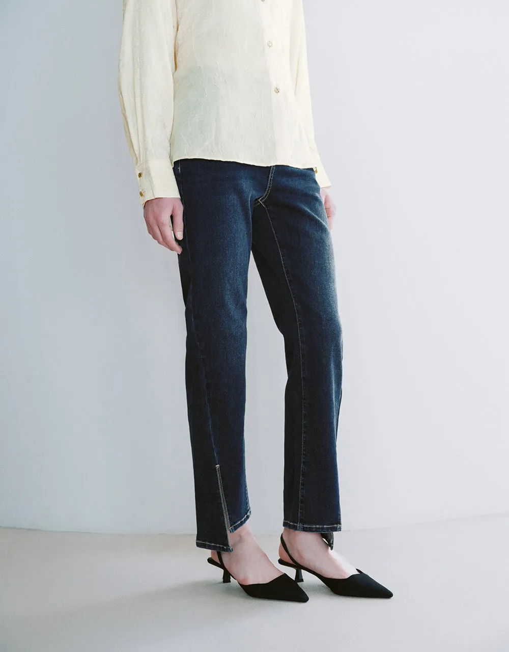 Split Hem Straight Jeans sold by Urban Revivo product image thumbnail 4