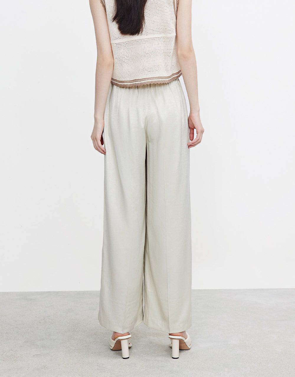 Minimalistic Casual Wide Leg Pants sold by Urban Revivo product image thumbnail 4