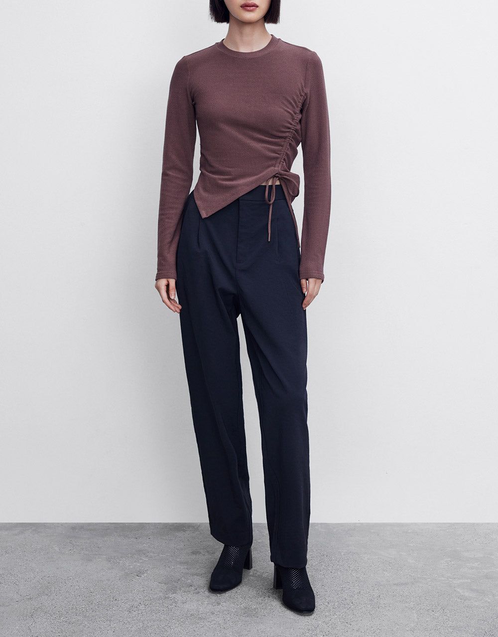 High Waist Relaxed Fit Pants sold by Urban Revivo product image thumbnail 5