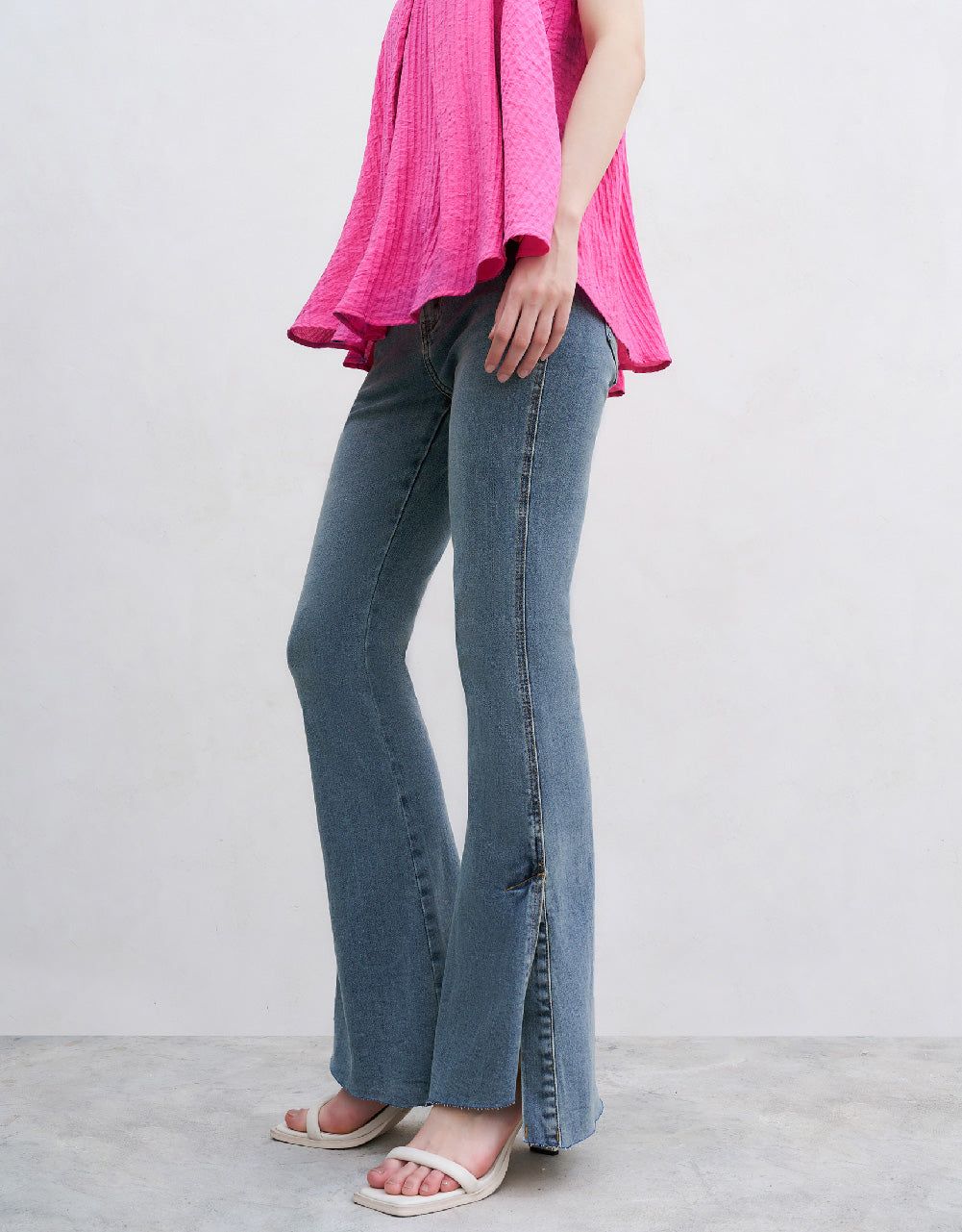 Split Hem Flare Jeans sold by Urban Revivo product image thumbnail 4