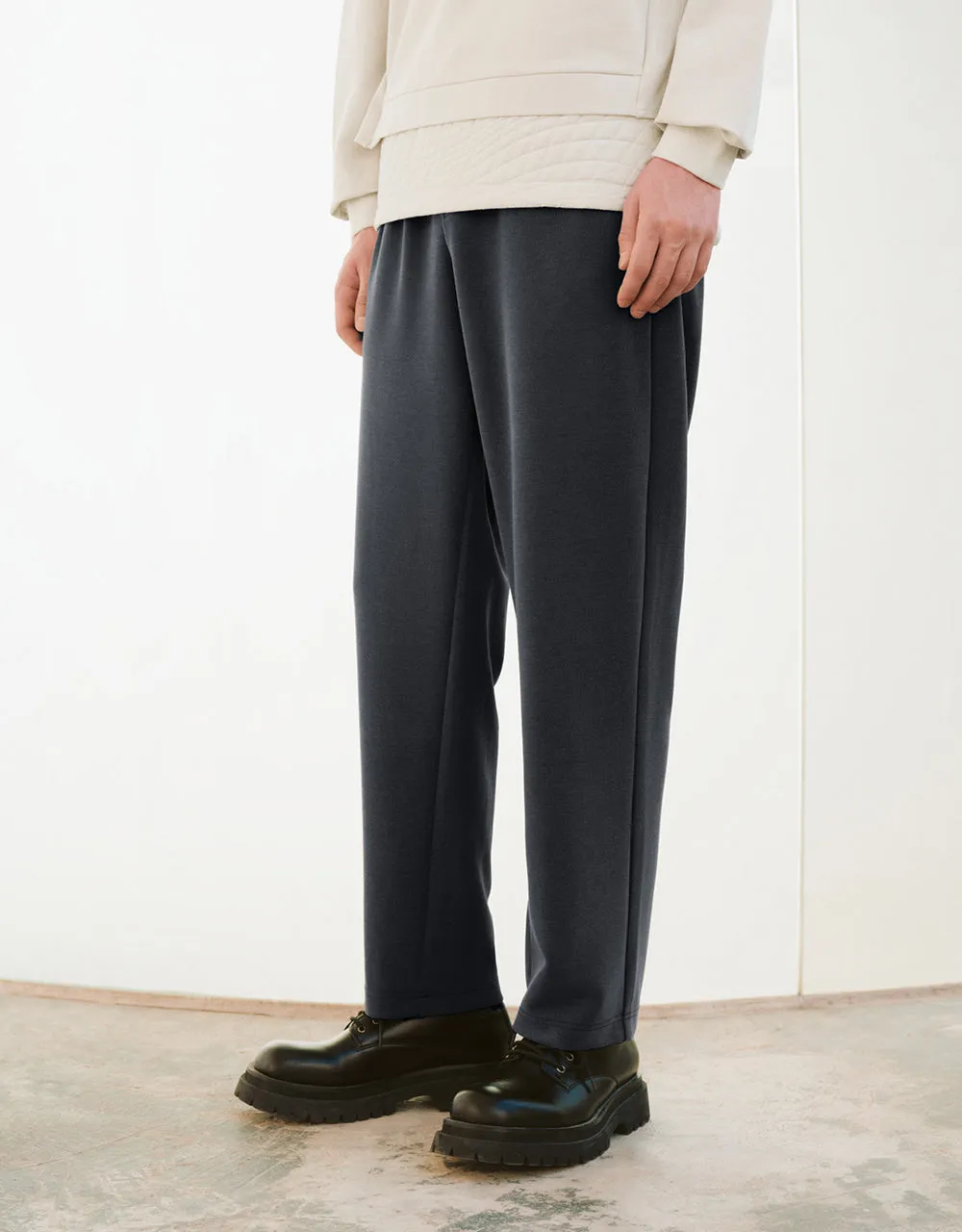 Drawstring Waist Knitted Carrot Fit Pants sold by Urban Revivo product image thumbnail 4