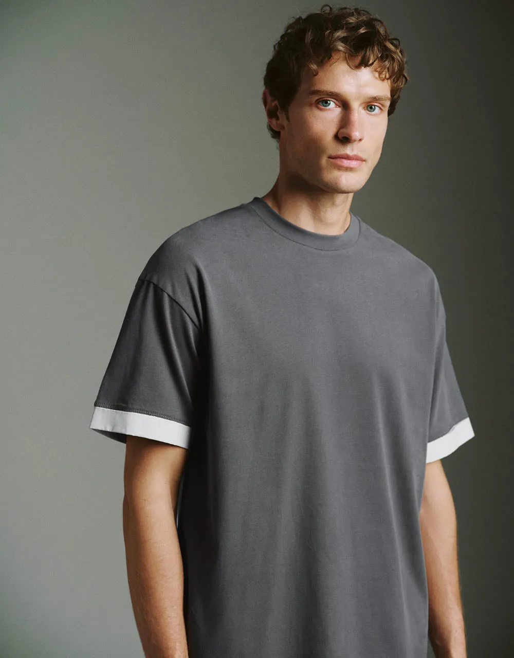 Crew Neck Loose T-Shirt sold by Urban Revivo product image thumbnail 3