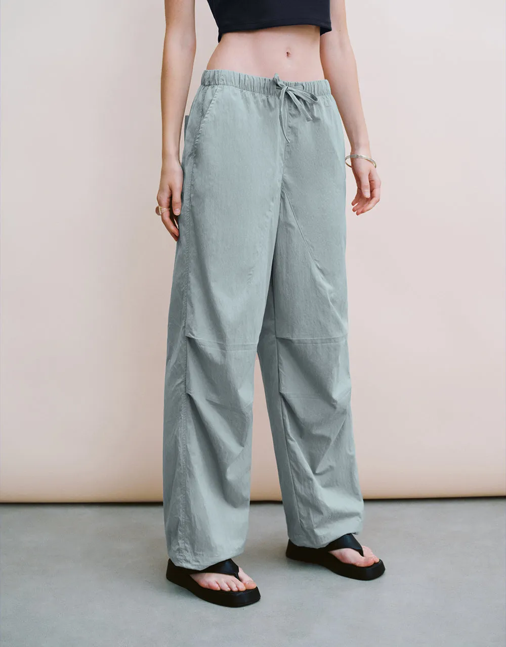 Elastic Waist Loose Jogger Pants sold by Urban Revivo product image thumbnail 4