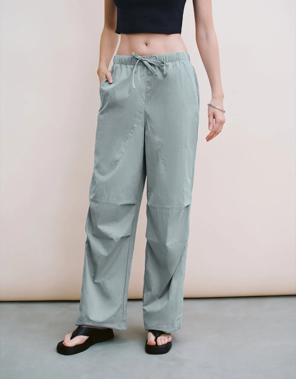 Elastic Waist Loose Jogger Pants sold by Urban Revivo product image thumbnail 2
