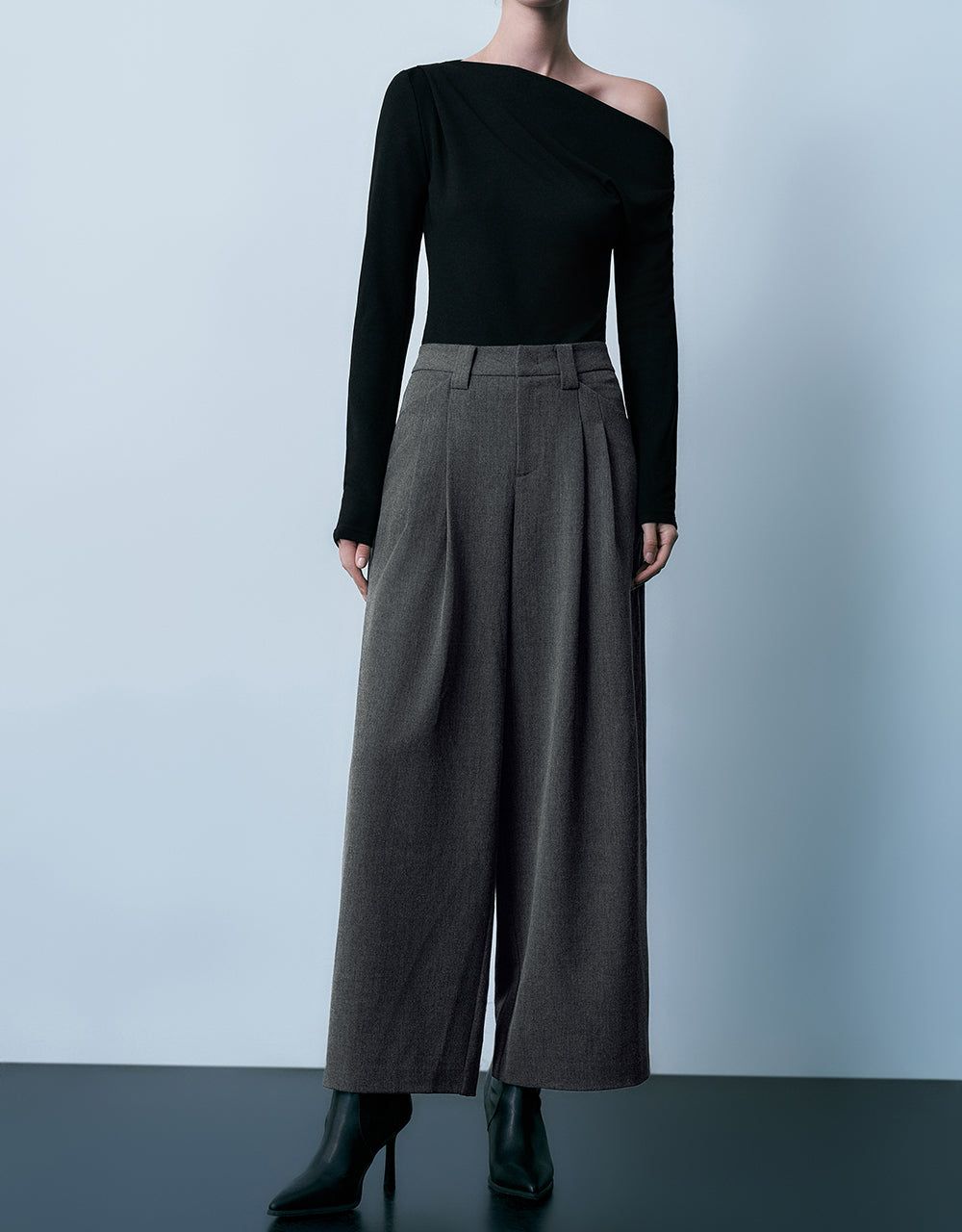 Tailored Wide-Leg Pants sold by Urban Revivo product image thumbnail 2