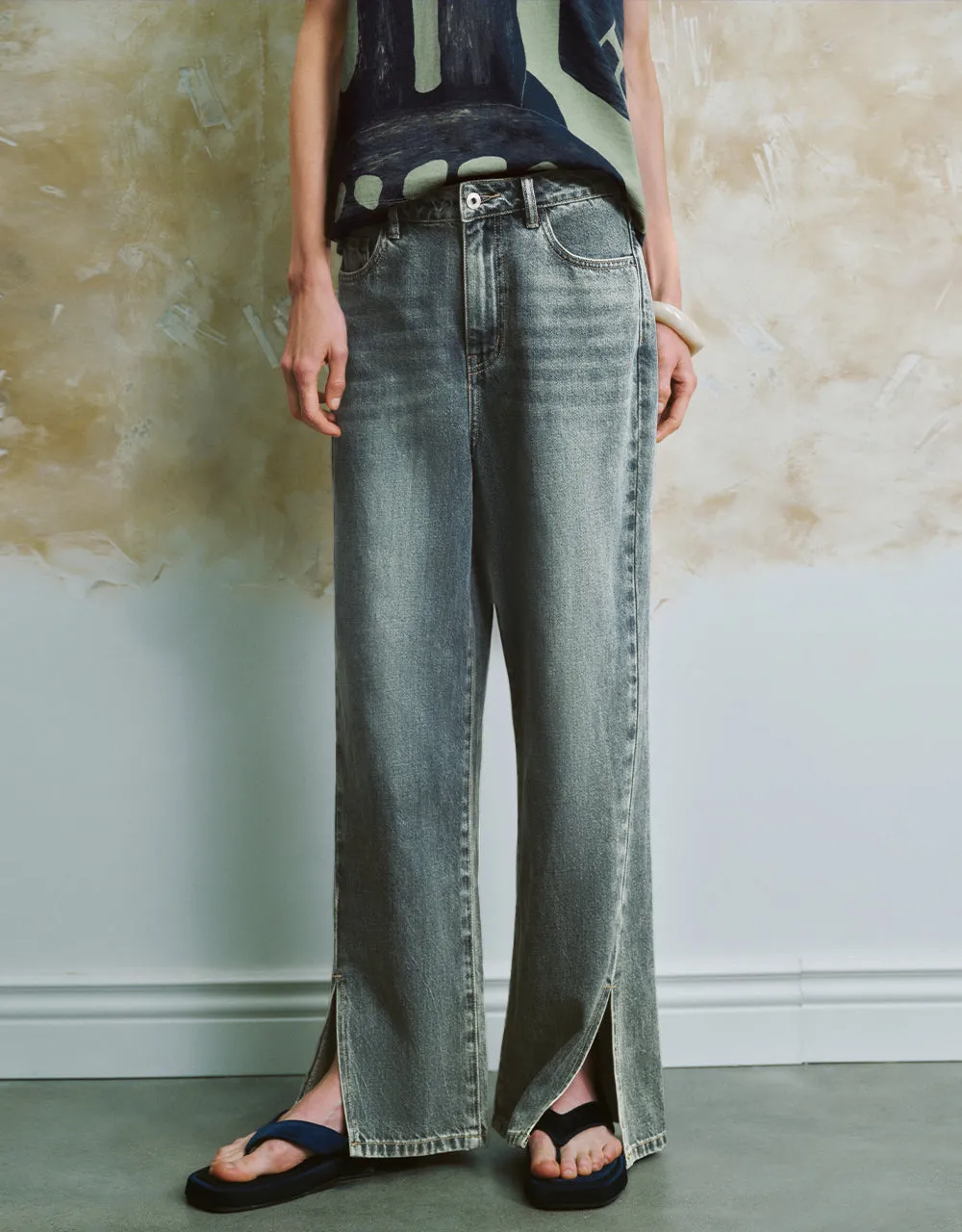 Split Hem Straight Jeans sold by Urban Revivo product image thumbnail 2