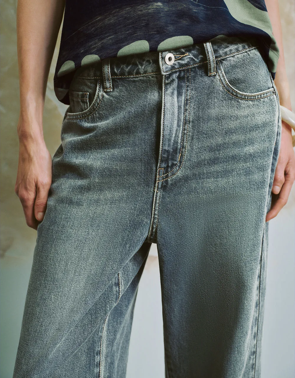 Split Hem Straight Jeans sold by Urban Revivo product image thumbnail 5