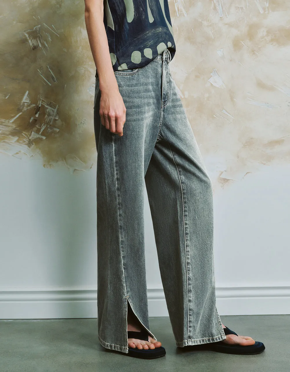 Split Hem Straight Jeans sold by Urban Revivo product image thumbnail 4