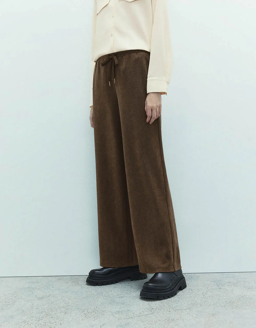 Drawstring Waist Knitted Wide-Leg Pants sold by Urban Revivo product image thumbnail 4