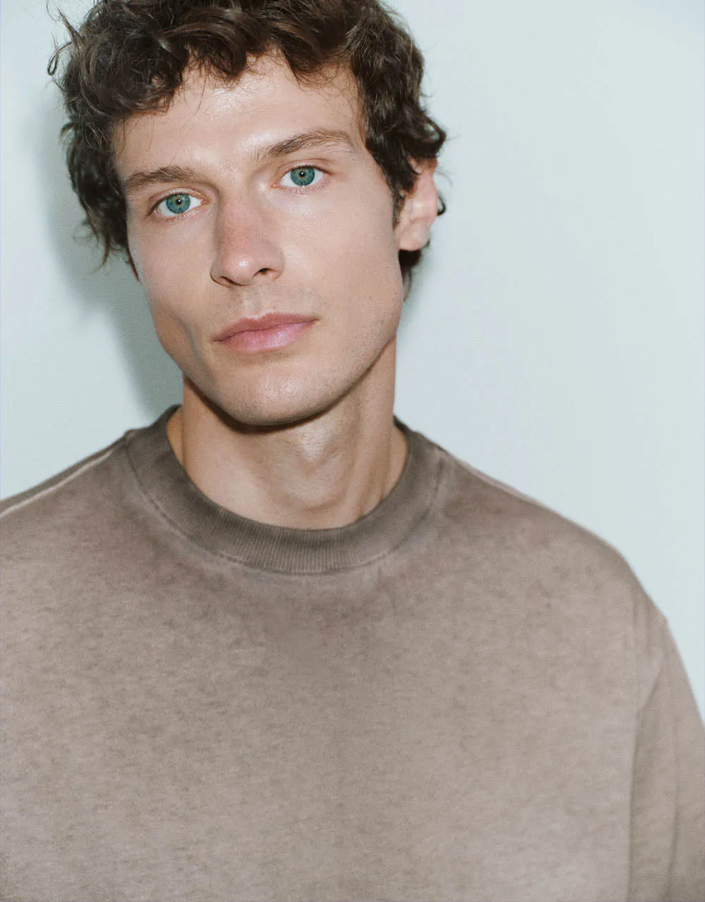 Crew Neck Loose A-Line T-Shirt sold by Urban Revivo product image thumbnail 4