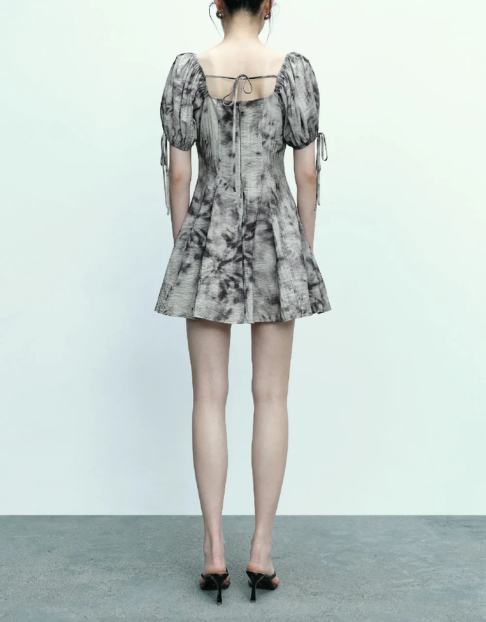 Printed Square-cut Collar Skater Dress sold by Urban Revivo product image thumbnail 4