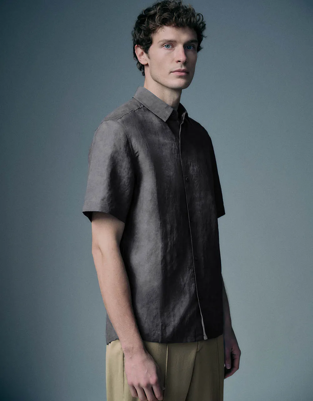Button Up Straight Shirt sold by Urban Revivo product image thumbnail 3
