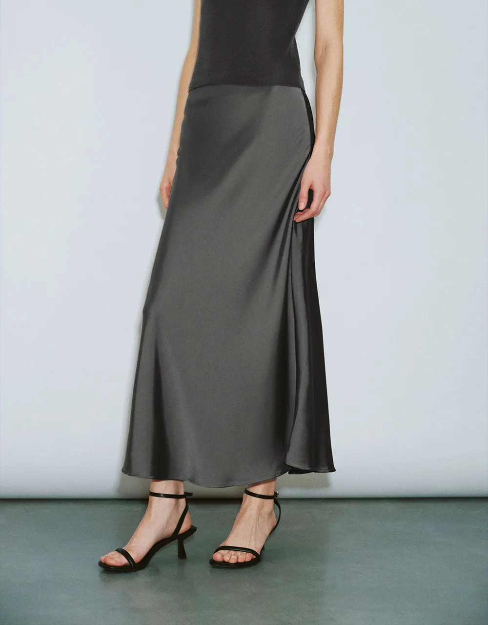 Skinny Midi Fishtail Skirt sold by Urban Revivo product image thumbnail 4