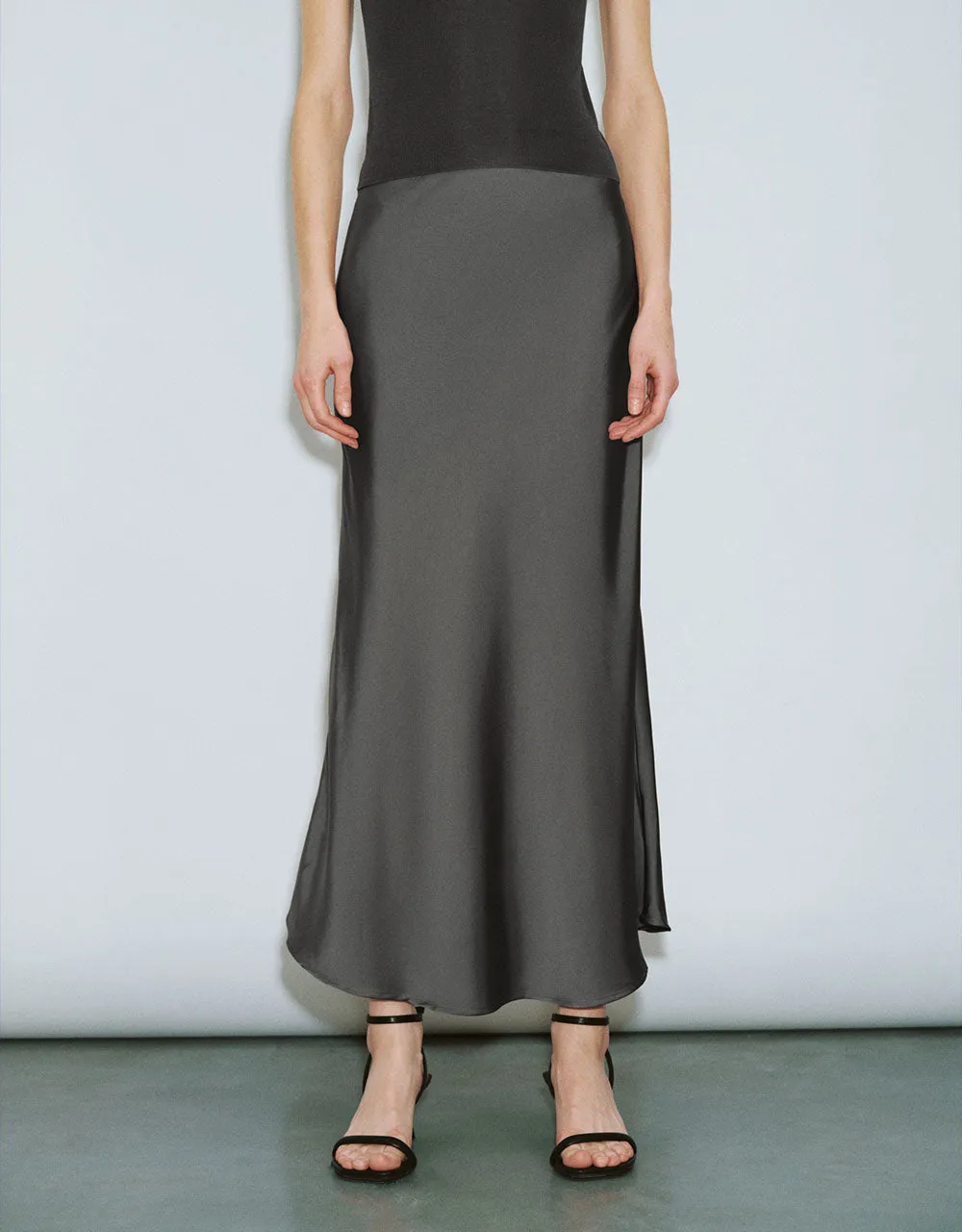 Skinny Midi Fishtail Skirt sold by Urban Revivo product image thumbnail 2