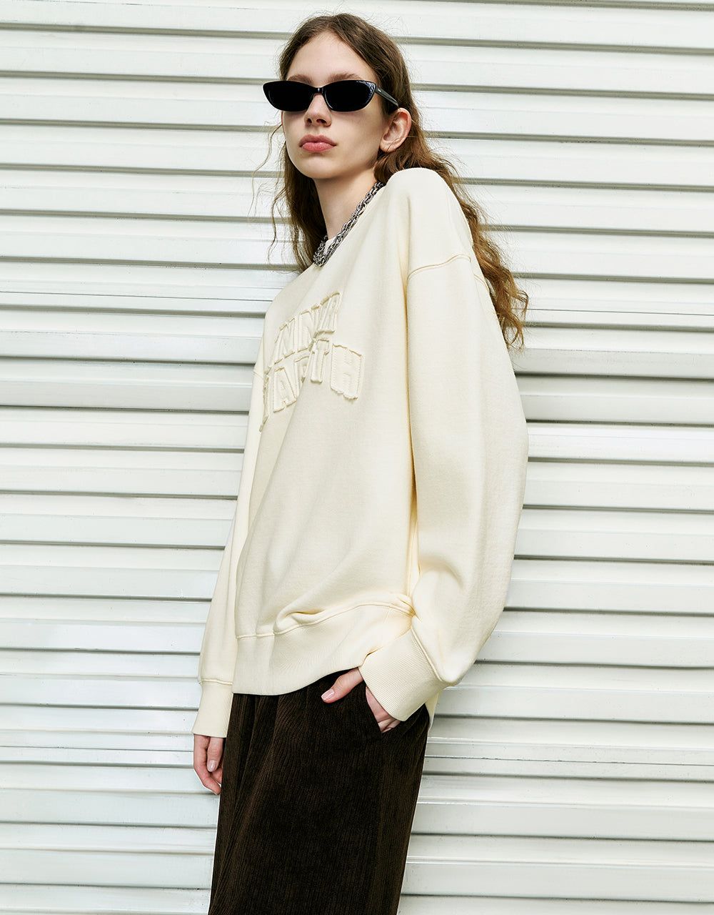 Letter Embossed Crew Neck Loose Sweatshirt sold by Urban Revivo product image thumbnail 3