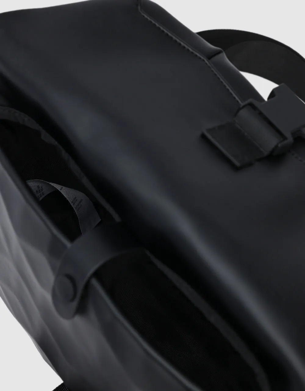 Crossbody Bag With Buckle sold by Urban Revivo product image thumbnail 5