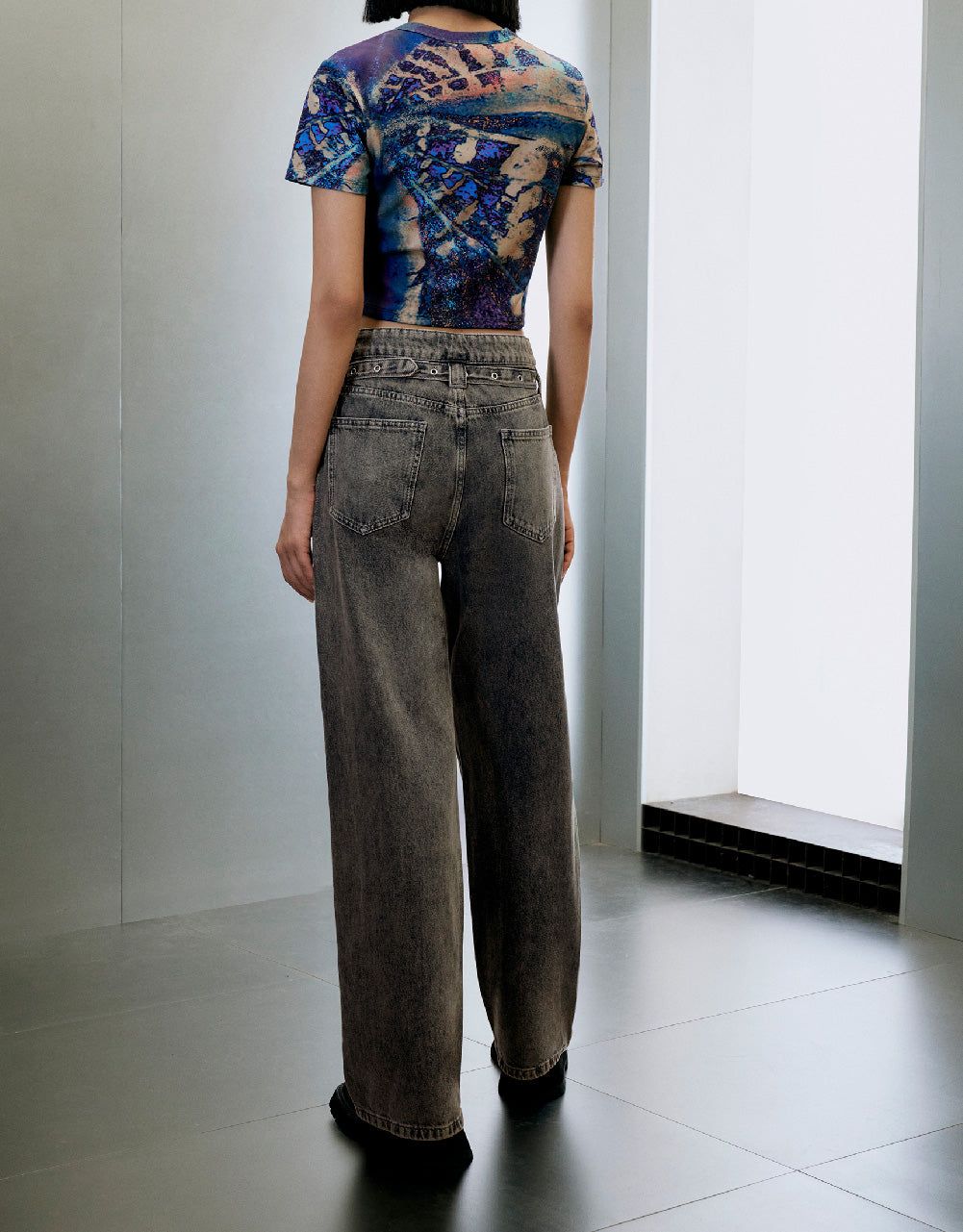 Wide-Leg Jeans With Belt sold by Urban Revivo product image thumbnail 5