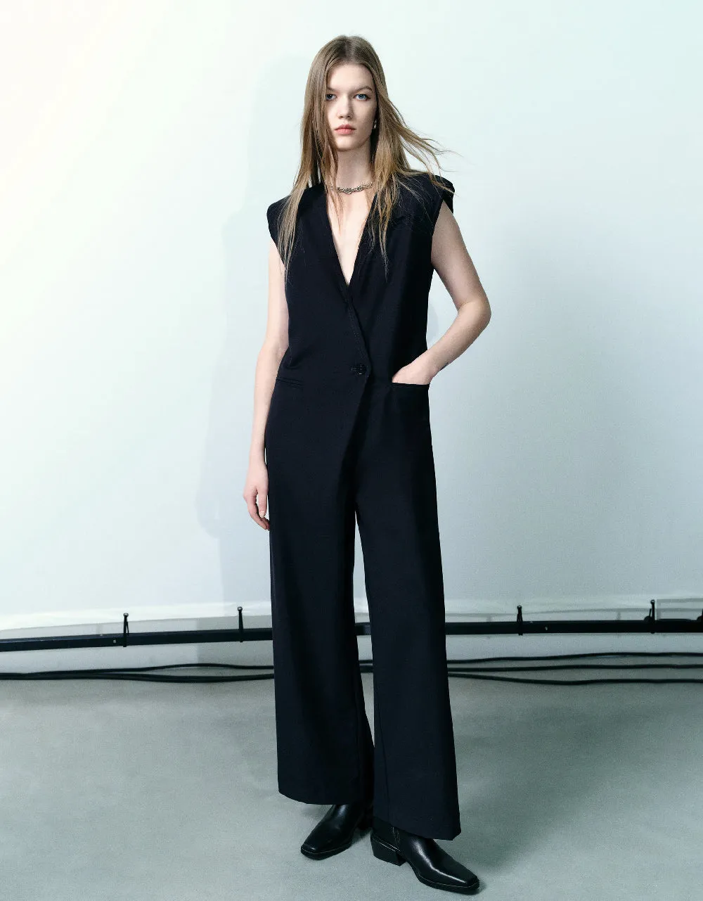 Sleeveless V-Neck Jumpsuit sold by Urban Revivo