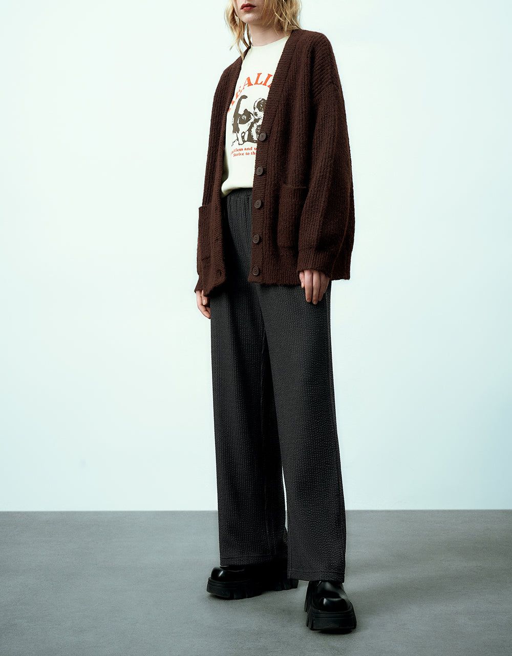 Textured Elastic Waist Knitted Wide-Leg Pants sold by Urban Revivo product image thumbnail 4